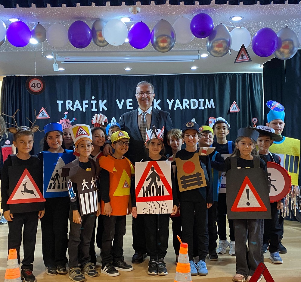 Kaymakamımız Sn. Bekir DINKIRCI İlçemiz Ali Nihad Tarlan İlkokulu’nda Düzenlenen ‘Trafik ve İlk Yardım Haftası’ Programına Katıldı.